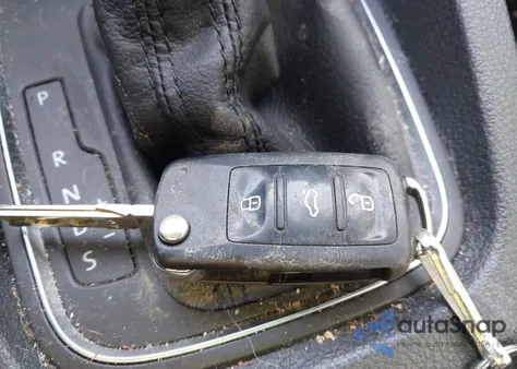 2017 Volkswagen Jetta 1.4T S z USA, uszkodzony, nr VIN 3VW2B7AJ5HM335862